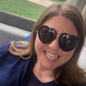 Meet your Posher, Andrea